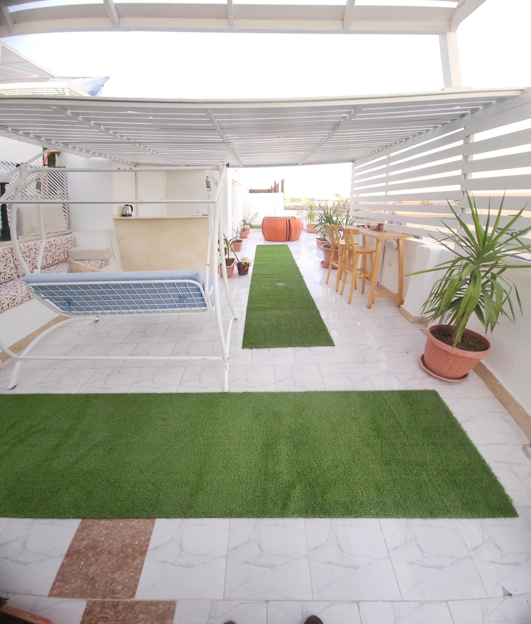 White Roof - * Hurghada